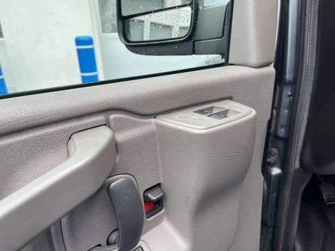 Used 2017 Chevrolet Express 2500 Work Van image 11