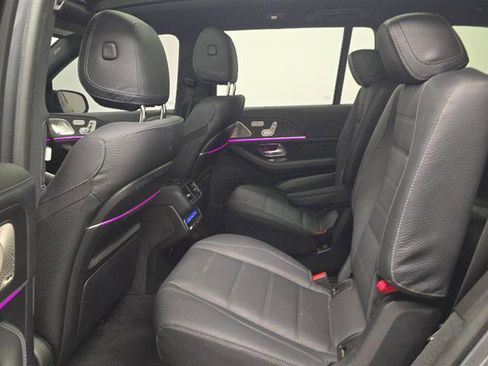 Used 2024 Mercedes-Benz GLS 450 4MATIC image 8