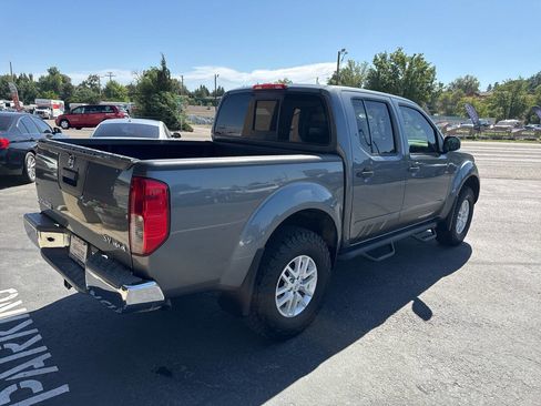 Used 2018 Nissan Frontier SV image 7