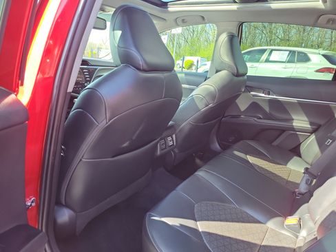 Certified 2020 Toyota Camry XSE FWD image 10