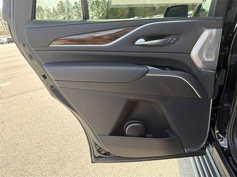 Used 2024 Cadillac Escalade Sport Platinum w/ LPO, ONYX Package image 22