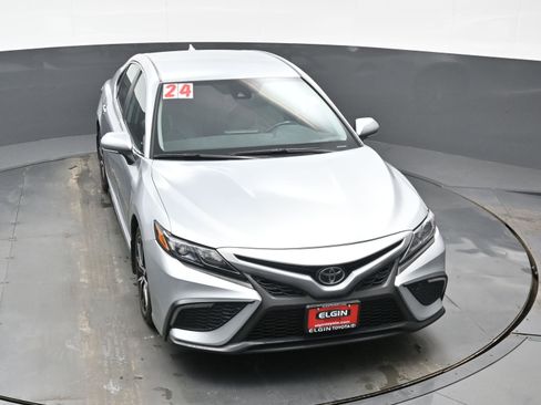 Used 2024 Toyota Camry SE image 33