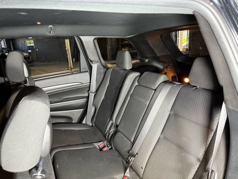 Used 2019 Jeep Grand Cherokee Laredo w/ 18" Wheel & 8.4" Radio Group AWD/4WD image 21