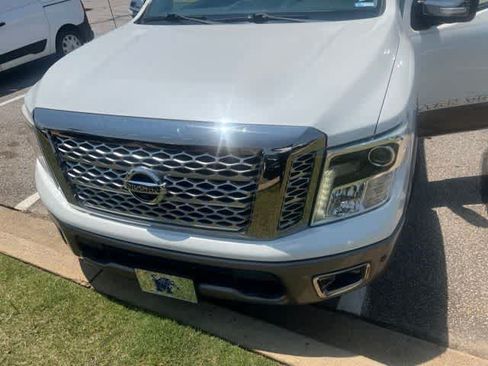 Used 2018 Nissan Titan Platinum Reserve w/ Platinum Utility Package RWD image 10