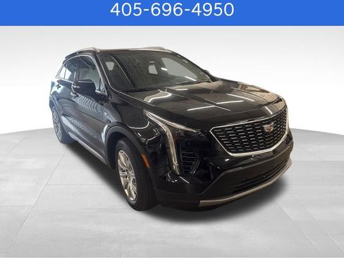 Used 2023 Cadillac XT4 Premium Luxury w/ Technology Package FWD image 2