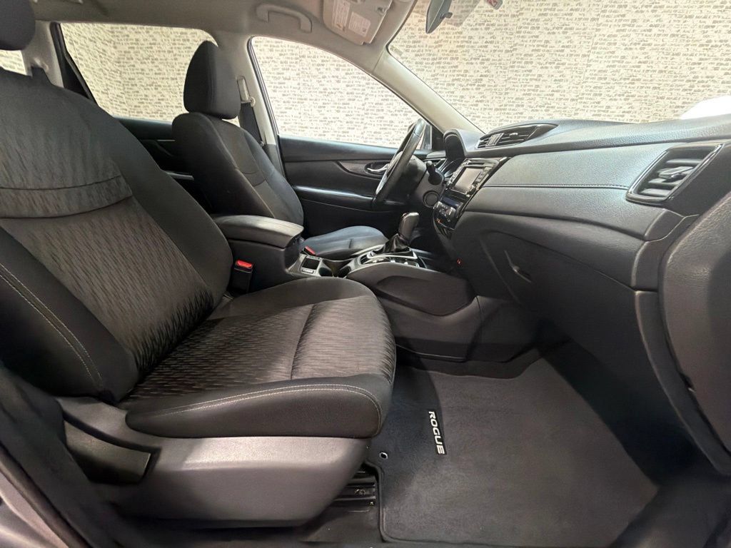 Used 2019 Nissan Rogue SV AWD/4WD image 12