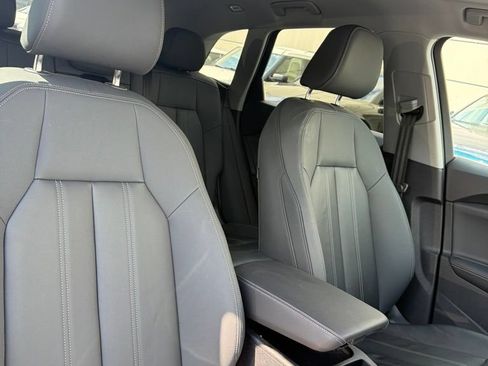 Certified 2025 Audi Q5 Premium w/ Convenience Package AWD/4WD image 6