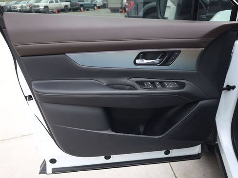 Used 2025 Nissan Murano Platinum w/ Cargo Package AWD/4WD image 10
