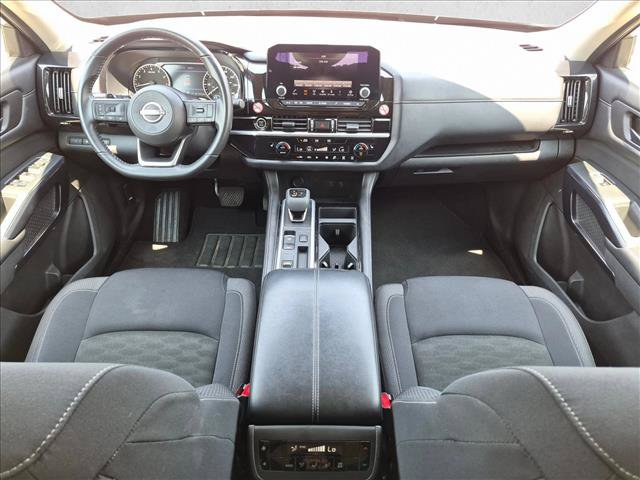 Used 2024 Nissan Pathfinder SV FWD image 18