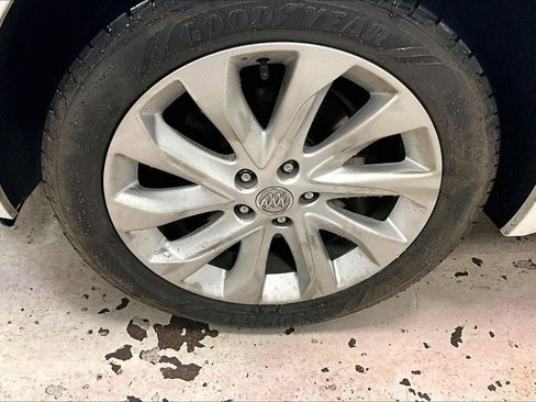 Used 2018 Buick Envision Premium AWD/4WD image 2