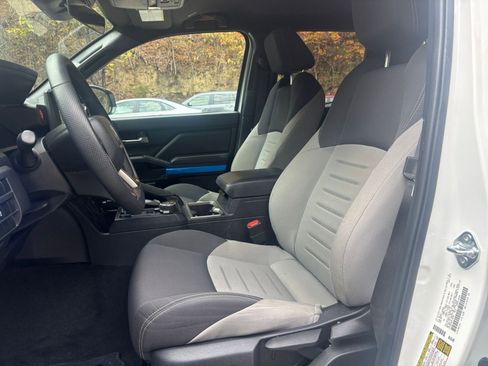 Used 2025 Toyota Tacoma TRD Off-Road image 36