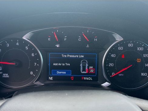 Used 2024 Chevrolet Equinox LS w/ LS Convenience Package FWD image 9
