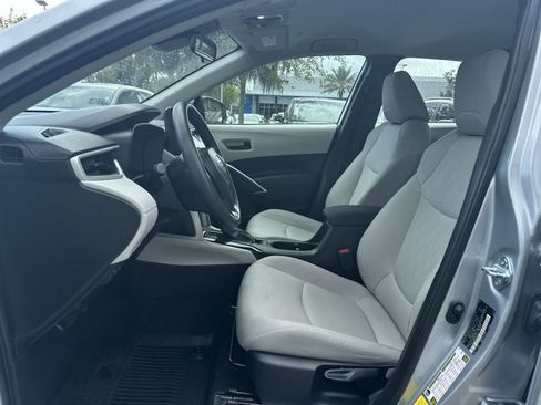 Used 2025 Toyota Corolla Cross L FWD image 13
