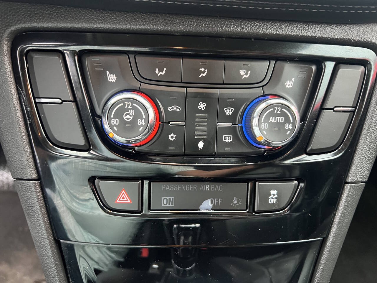 Used 2018 Buick Encore Essence AWD/4WD image 15