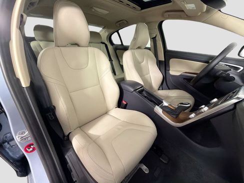 Used 2018 Volvo S60 T5 Inscription Platinum FWD image 28
