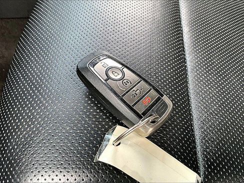 Used 2020 Ford F150 Raptor w/ Equipment Group 802A Luxury AWD/4WD image 8