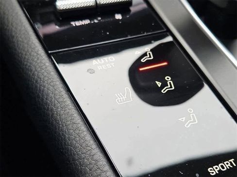 Certified 2025 Porsche Macan image 23