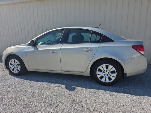 Used 2014 Chevrolet Cruze LS FWD image 8