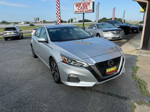 Used 2021 Nissan Altima 2.5 SV image 3