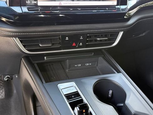 Used 2026 Volkswagen Atlas Cross Sport SE FWD image 16