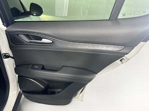 Used 2022 Alfa Romeo Stelvio Sprint image 29