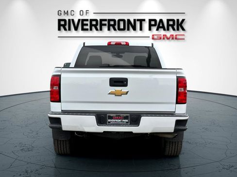 Used 2018 Chevrolet Silverado 1500 Custom w/ Custom Convenience Package image 4