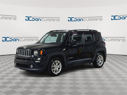 Used 2019 Jeep Renegade Latitude w/ Cold Weather Group image 4