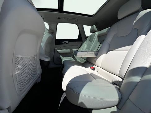 Used 2020 Volvo XC60 T5 Momentum image 21