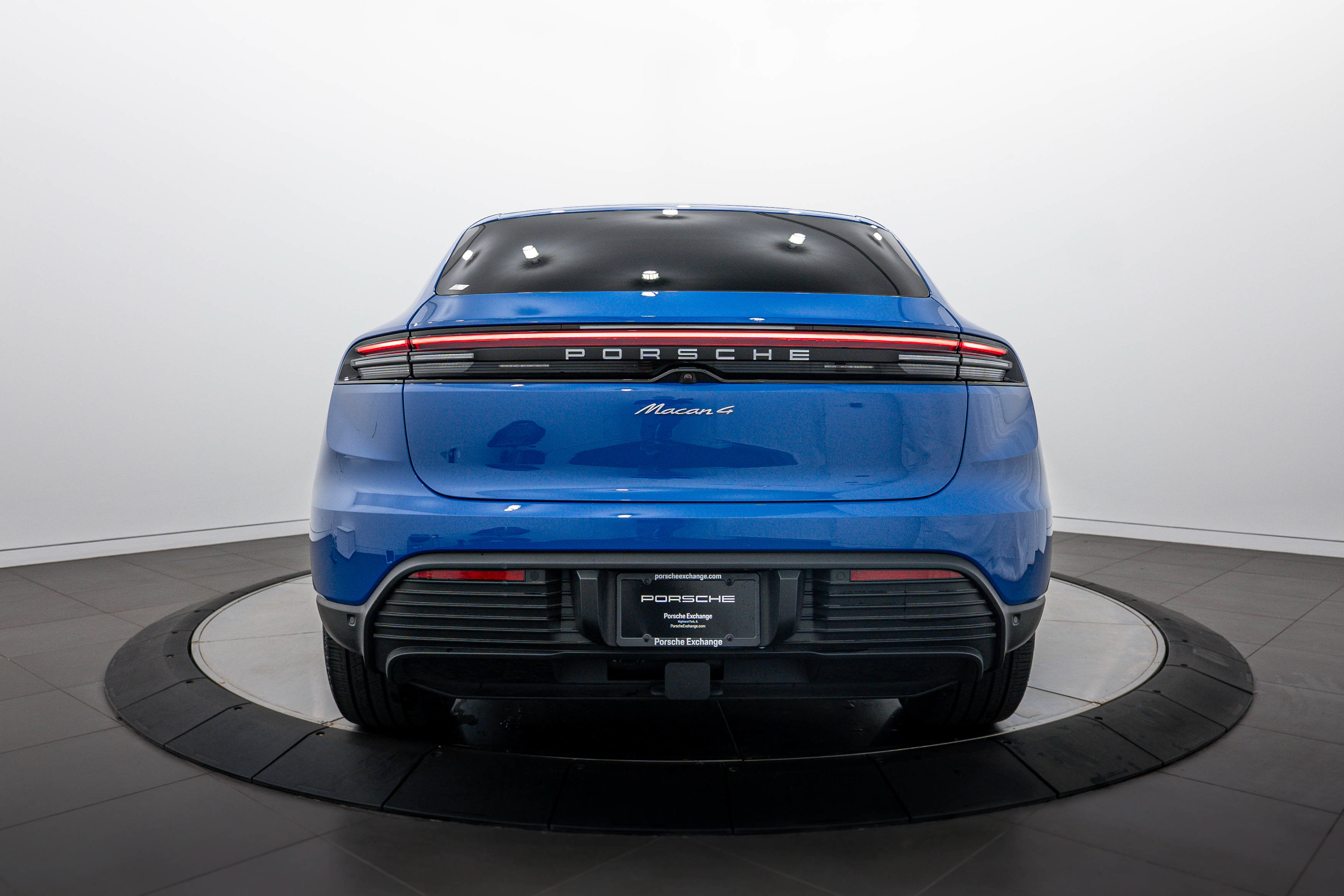 Certified 2026 Porsche Macan 4 Electric AWD/4WD image 6