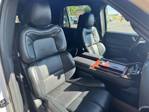 Certified 2023 Lincoln Navigator Reserve image 12