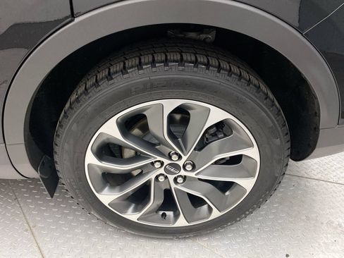 Used 2023 Lincoln Nautilus Reserve AWD/4WD image 10