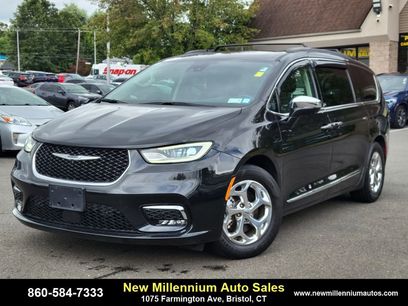 Used 2022 Chrysler Pacifica Limited