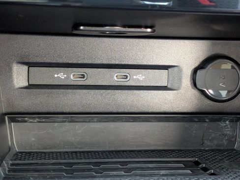 Used 2025 Volkswagen Taos SE FWD image 25