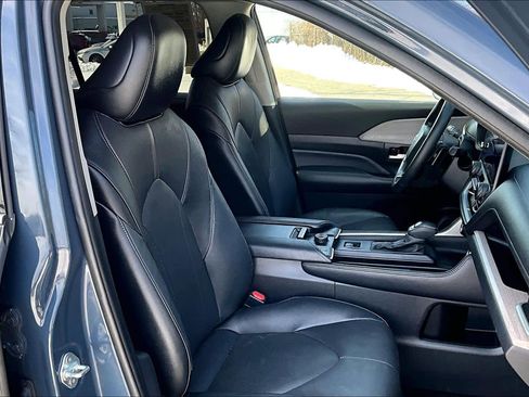 Used 2024 Toyota Grand Highlander Platinum image 18