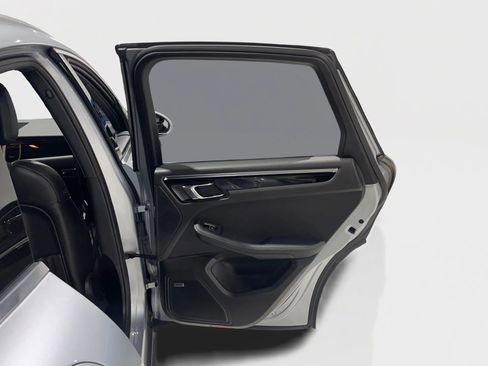 Used 2016 Porsche Macan S image 40