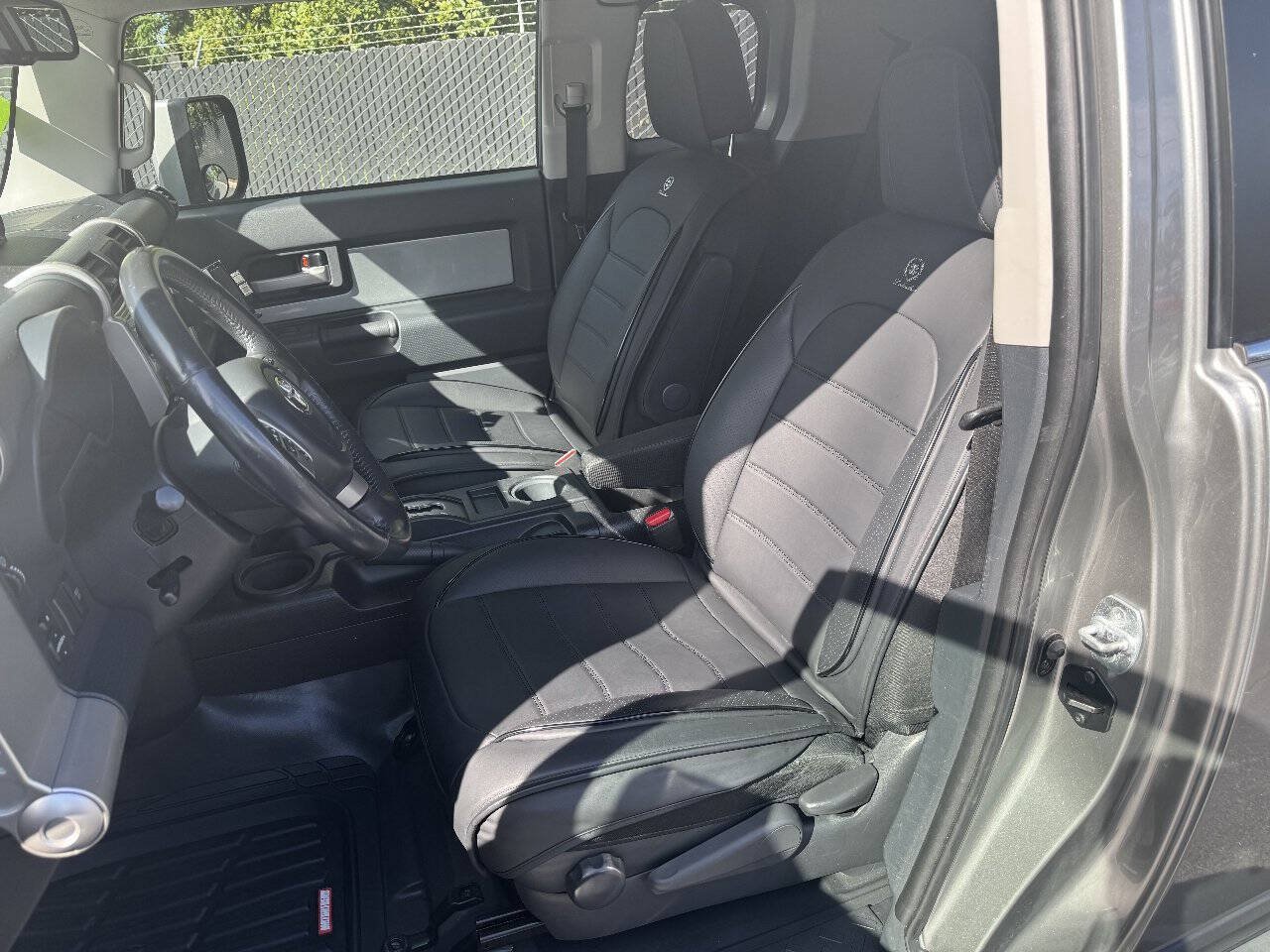 Used 2011 Toyota FJ Cruiser 4WD w/ Upgrade Pkg image 20