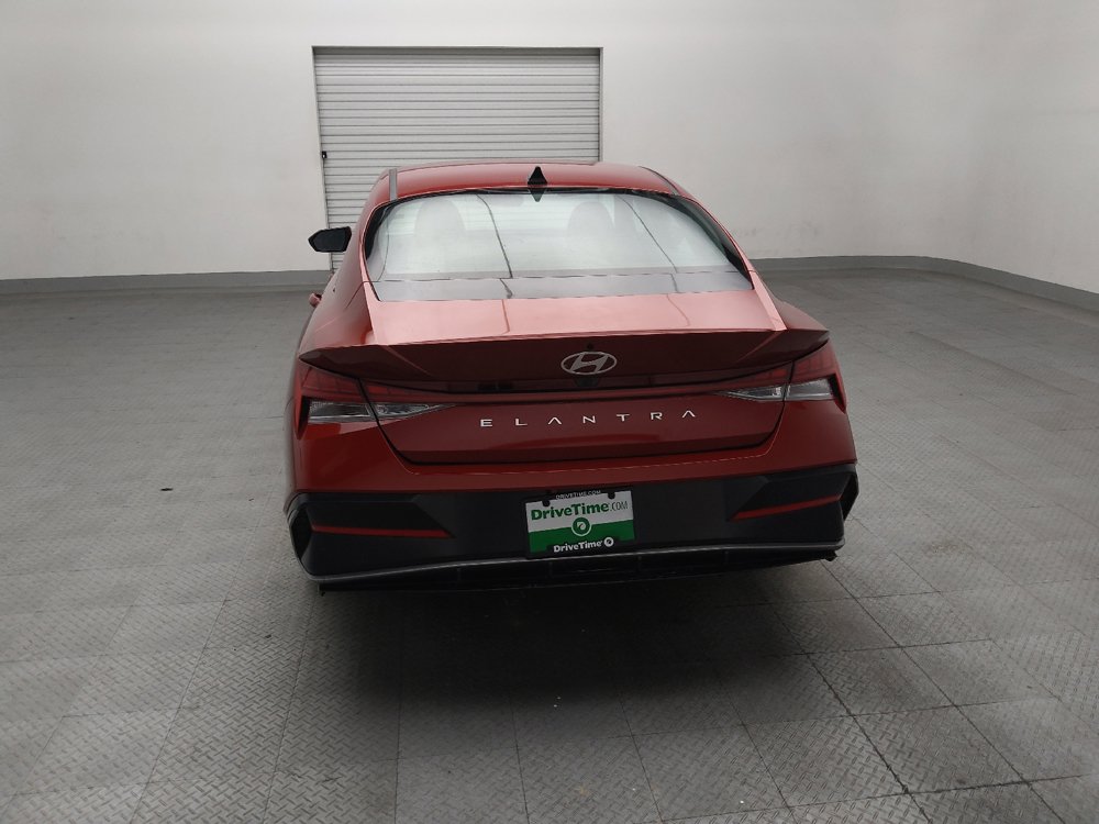 Used 2025 Hyundai Elantra SEL FWD image 6