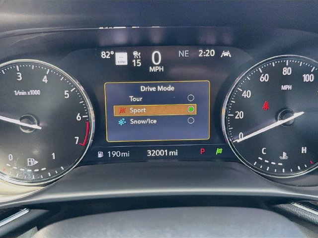 Used 2022 Buick Envision Avenir w/ Technology Package II FWD image 30