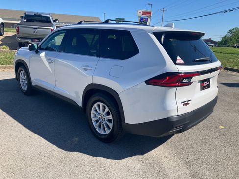 Used 2024 Toyota Grand Highlander AWD Hybrid image 6