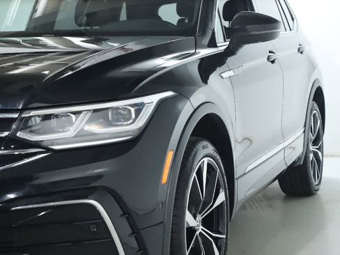 Certified 2022 Volkswagen Tiguan SEL R-Line image 5