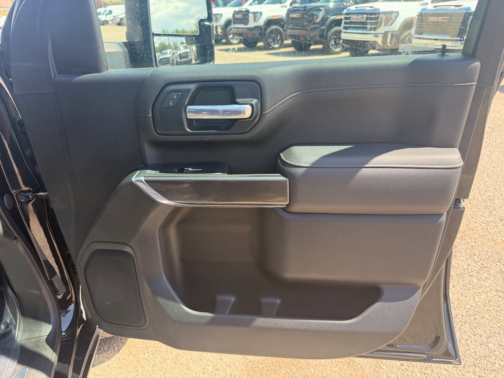 Used 2022 GMC Sierra 2500 AT4 w/ Gooseneck/5TH Wheel Package AWD/4WD image 16
