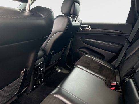 Used 2022 Jeep Grand Cherokee Laredo X image 15