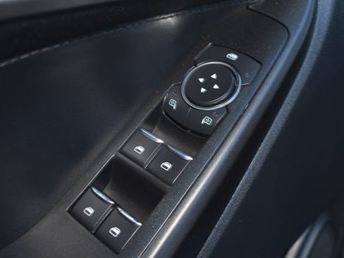 Used 2020 Ford Explorer XLT w/ Comfort Package image 18