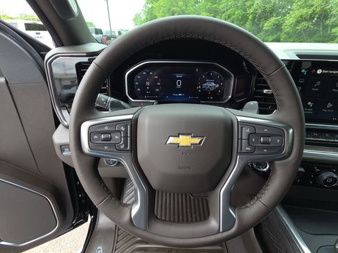 New 2026 Chevrolet Silverado 1500 LTZ w/ Z71 Off-Road Package AWD/4WD image 18