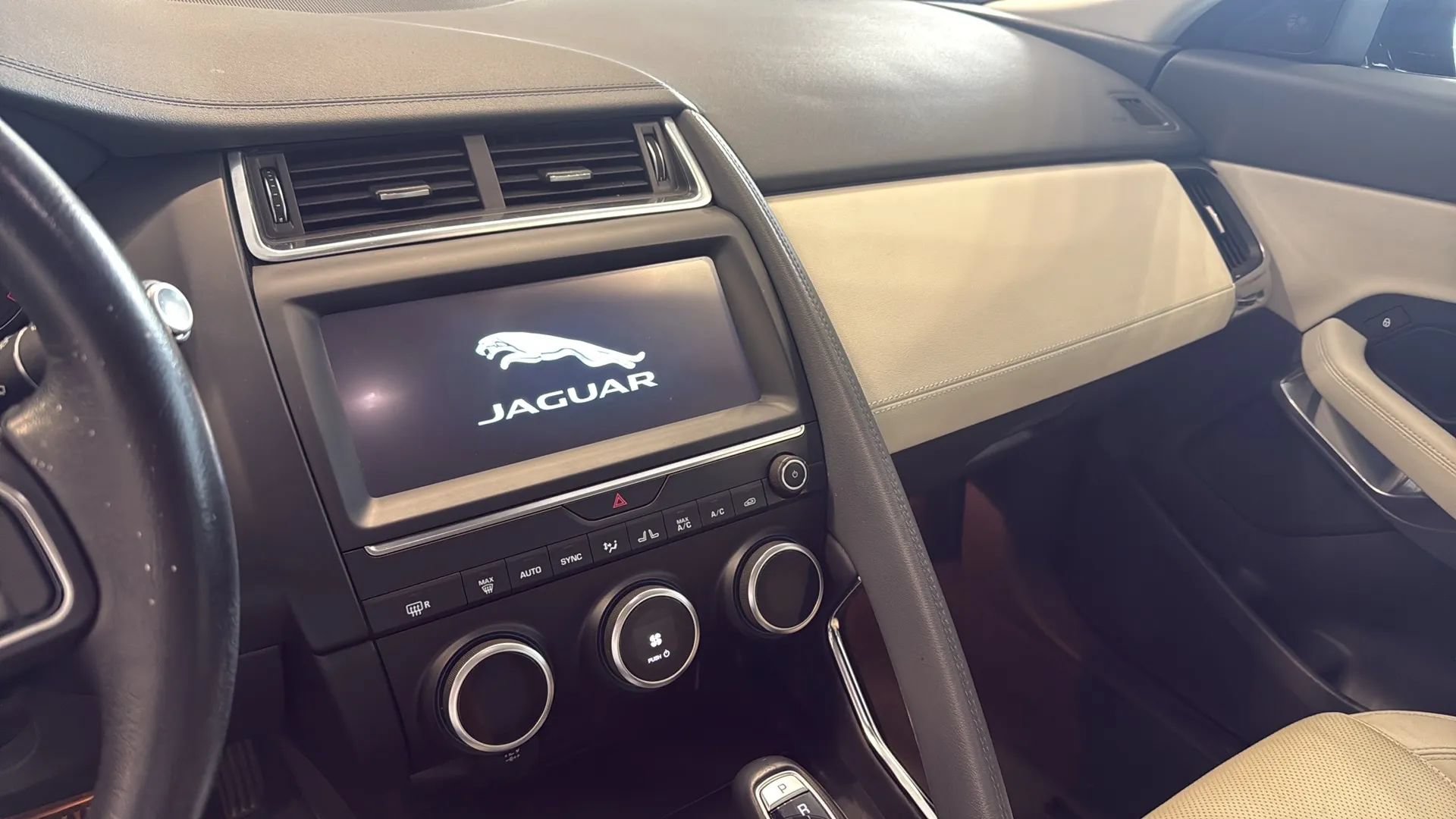 Used 2020 Jaguar E-PACE AWD/4WD image 19