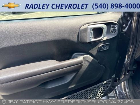 Used 2021 Jeep Gladiator Sport AWD/4WD image 5