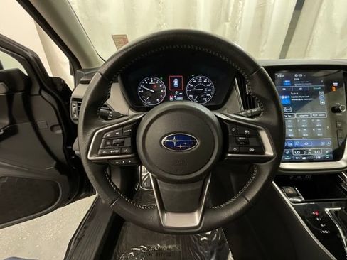 Used 2025 Subaru Outback Premium AWD/4WD image 11