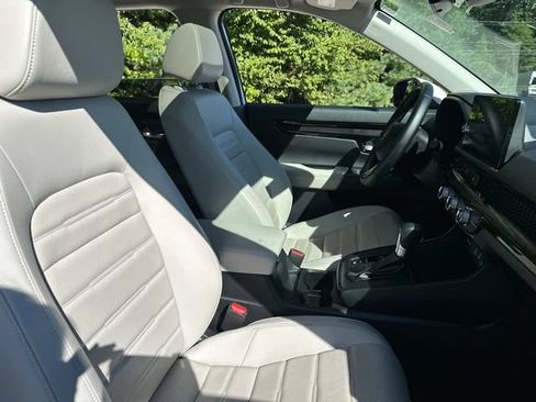 Used 2025 Honda CR-V EX-L image 17