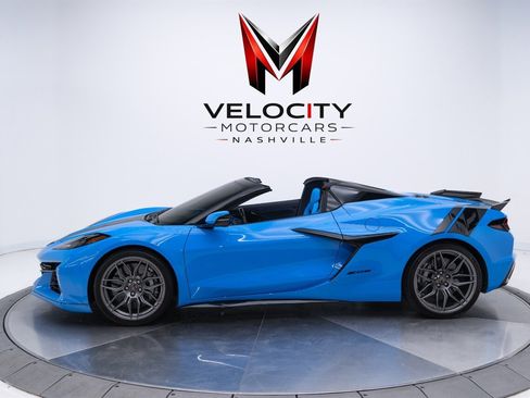 Used 2023 Chevrolet Corvette Z06 w/ Stealth Interior Trim Package RWD image 17