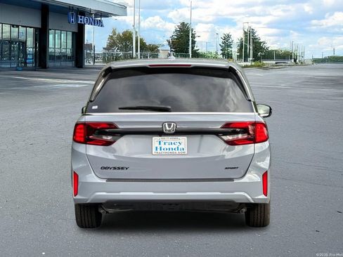 Used 2026 Honda Odyssey Sport-L image 7